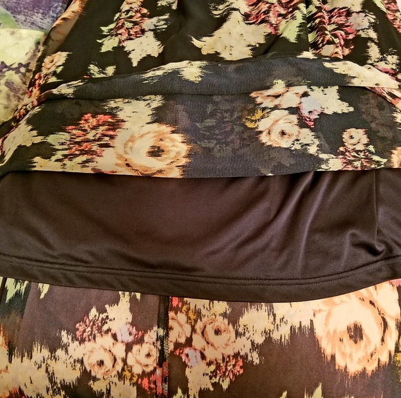 Gorgeous Tiered Floral Skirt - Picture 5 of 6